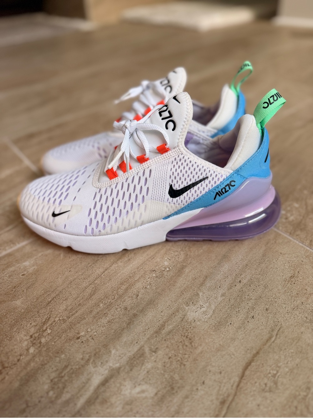 New Women’s Nike Air Max 270 - Picture 2 of 7